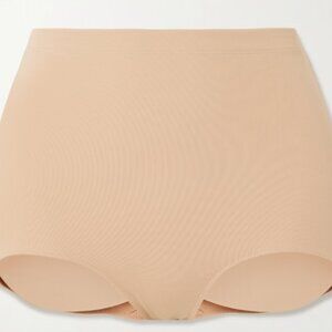SKIMS BODY BUTT ENHANCING PADDED BRIEF